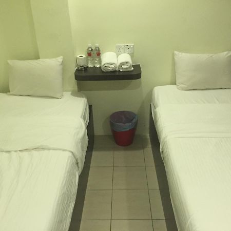 Desa House Hotel Kepong Bagian luar foto