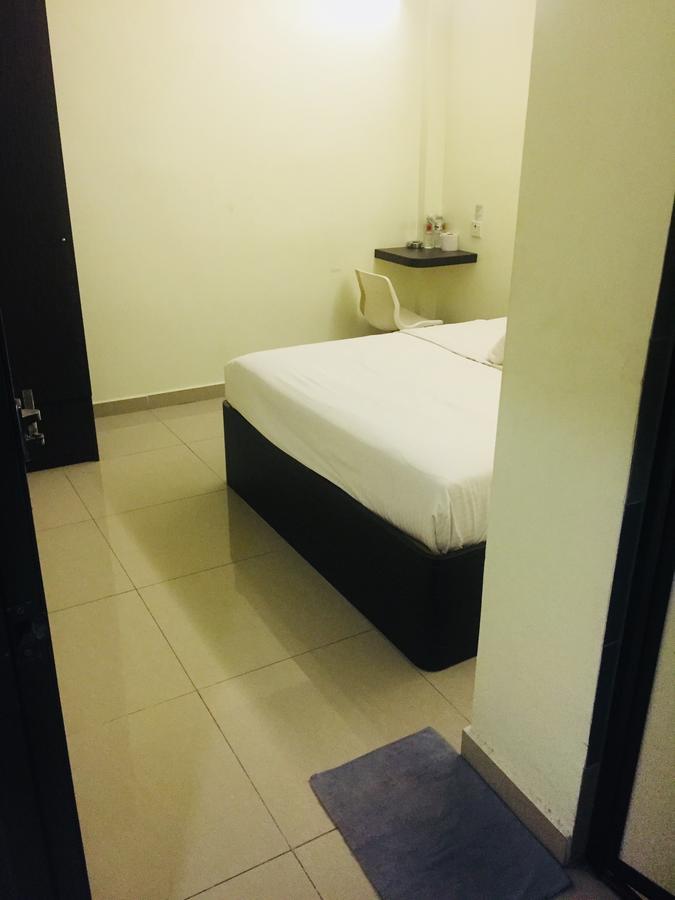 Desa House Hotel Kepong Bagian luar foto