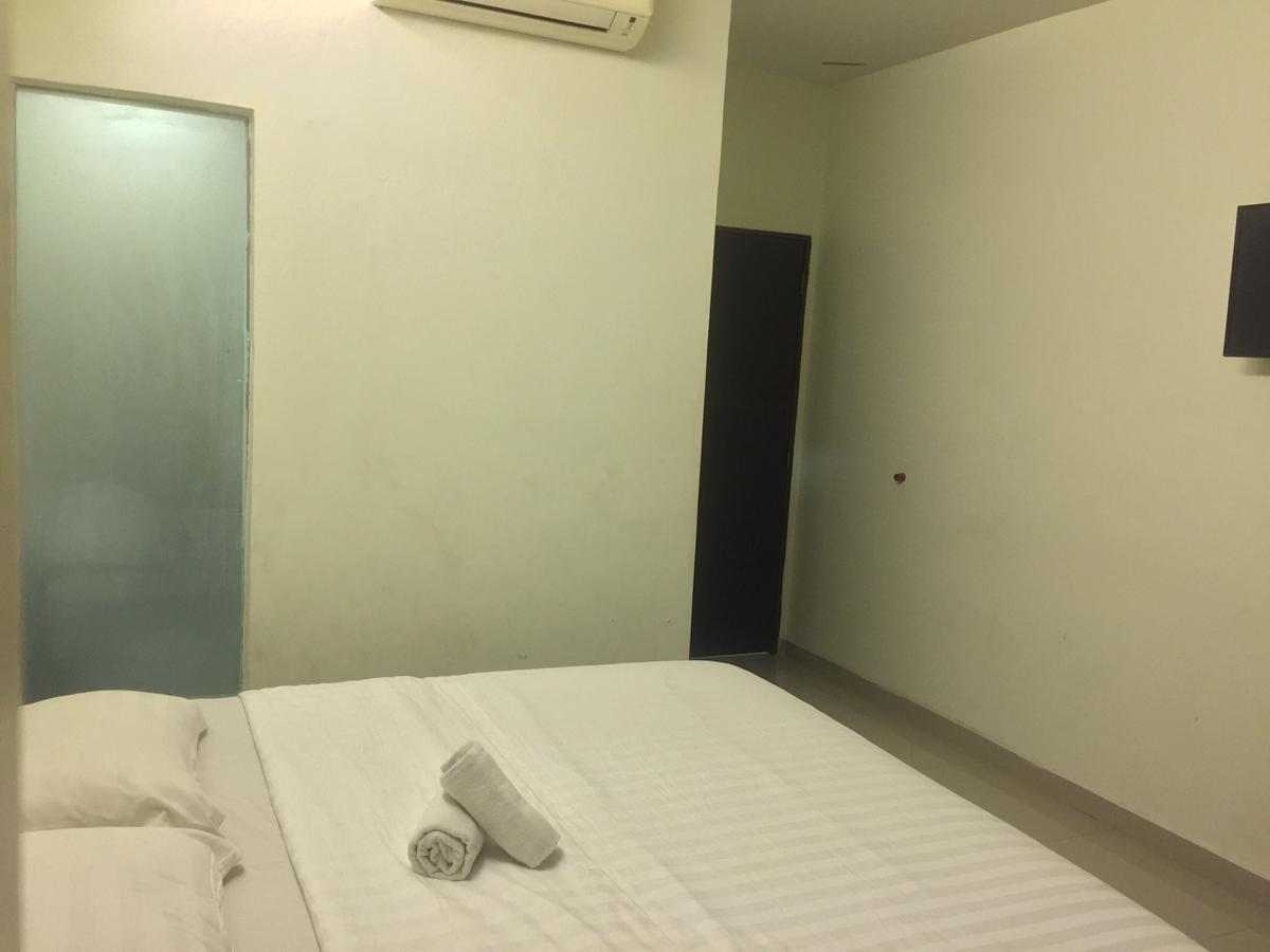Desa House Hotel Kepong Bagian luar foto