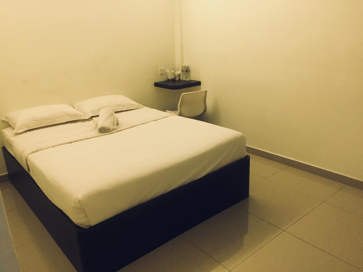 Desa House Hotel Kepong Bagian luar foto