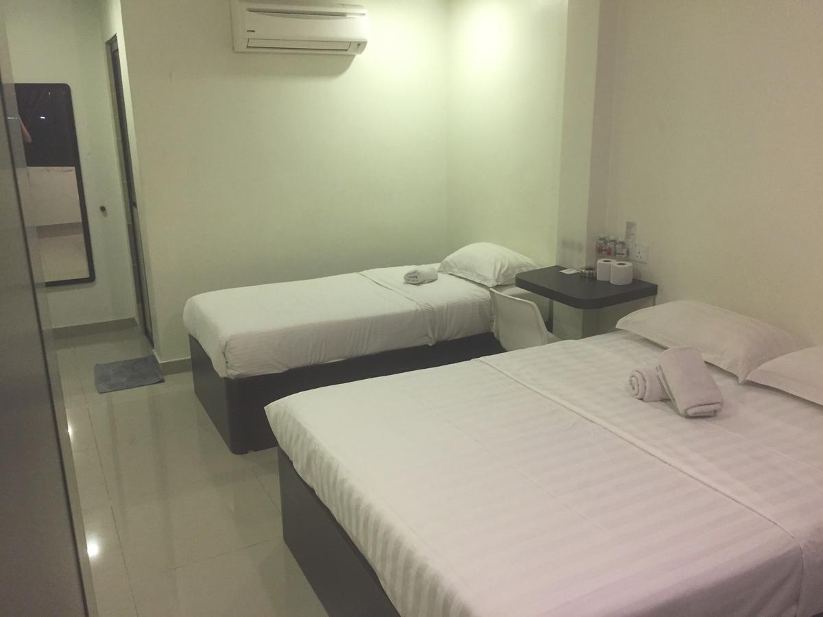 Desa House Hotel Kepong Bagian luar foto