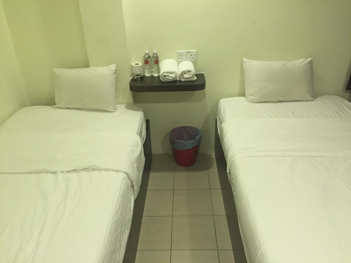 Desa House Hotel Kepong Bagian luar foto