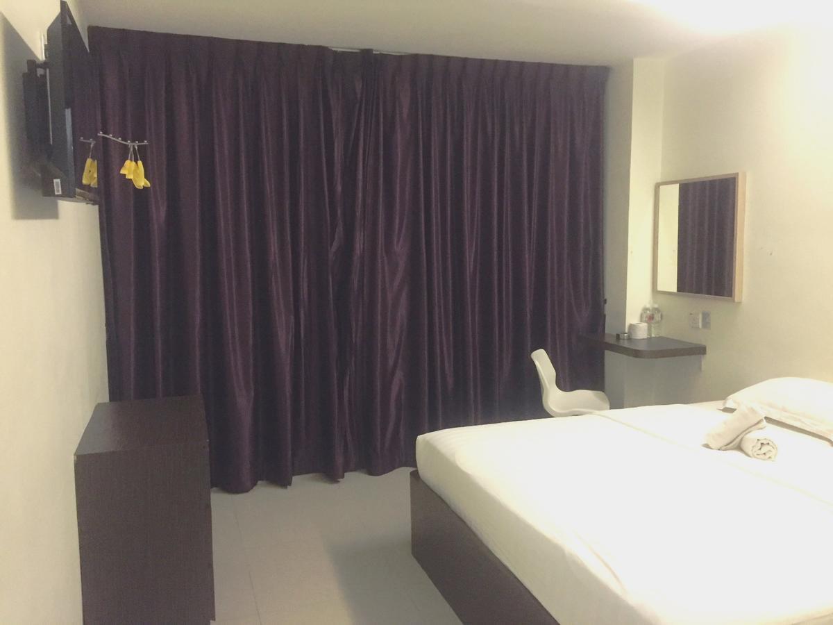 Desa House Hotel Kepong Bagian luar foto