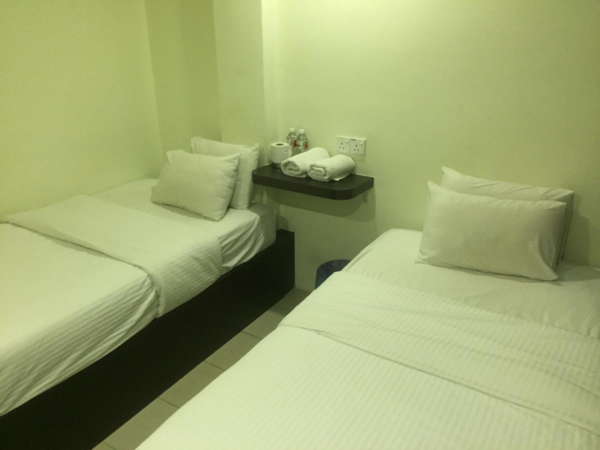 Desa House Hotel Kepong Bagian luar foto
