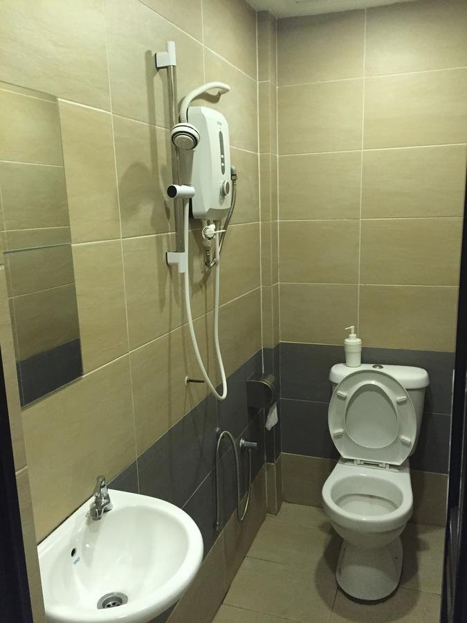Desa House Hotel Kepong Bagian luar foto