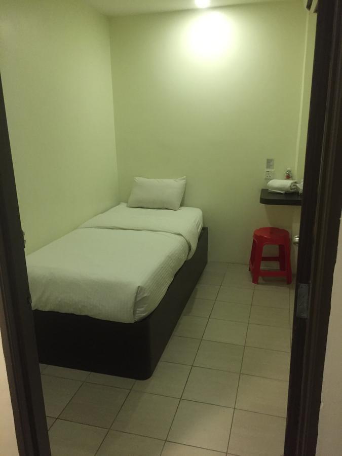 Desa House Hotel Kepong Bagian luar foto