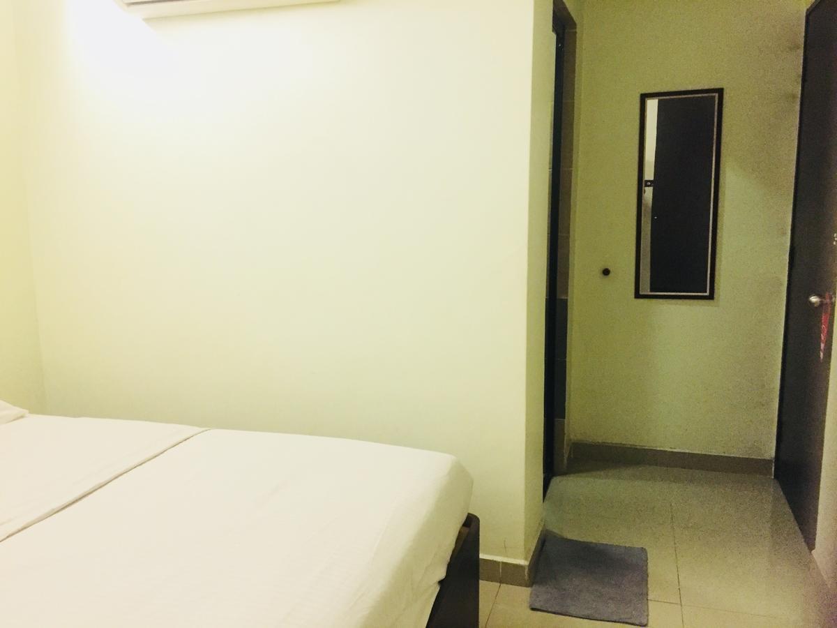 Desa House Hotel Kepong Bagian luar foto