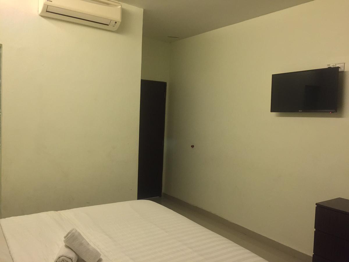 Desa House Hotel Kepong Bagian luar foto