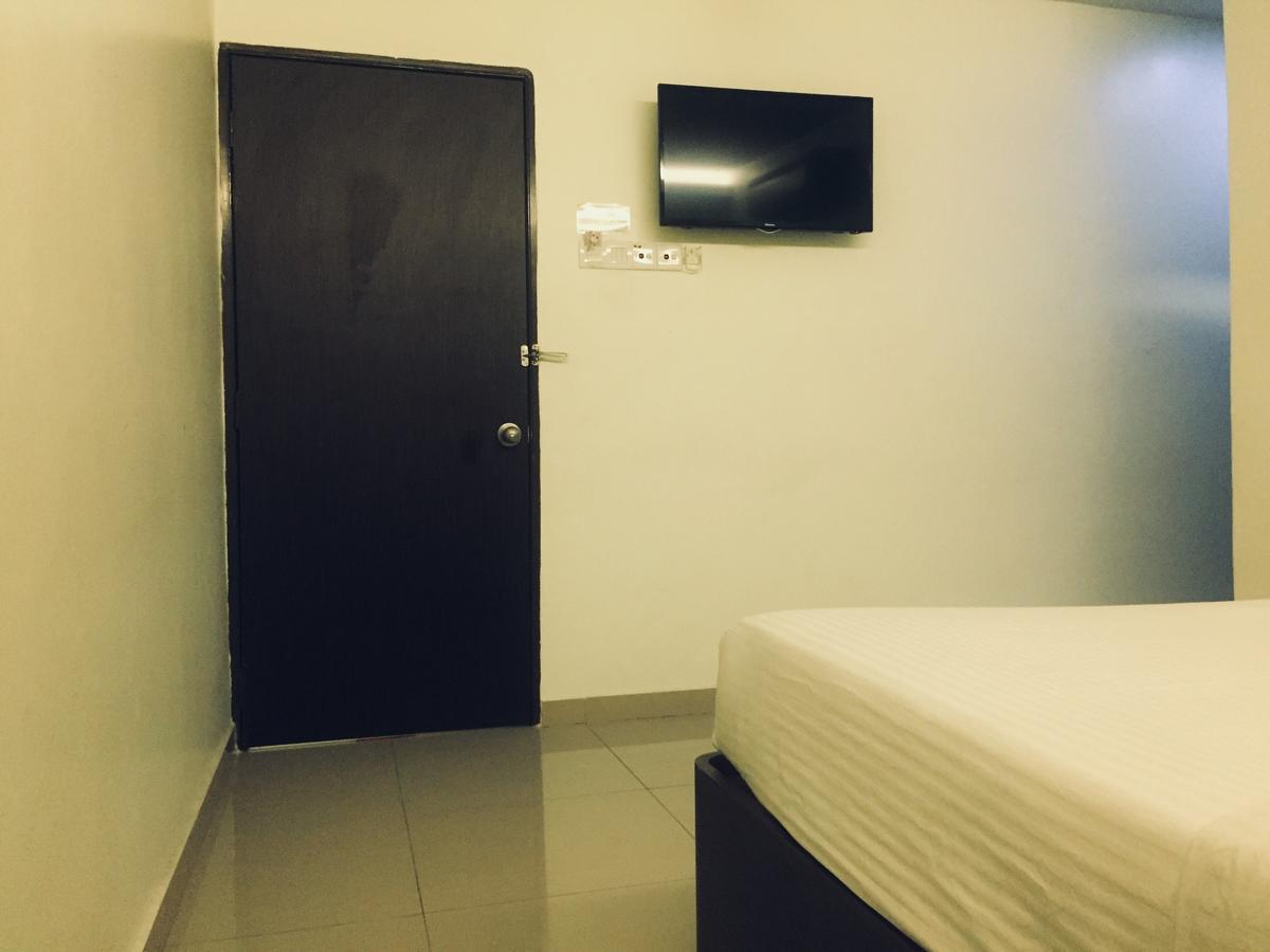 Desa House Hotel Kepong Bagian luar foto