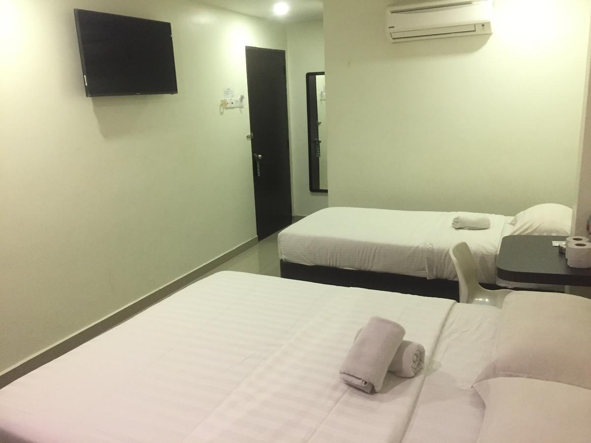 Desa House Hotel Kepong Bagian luar foto