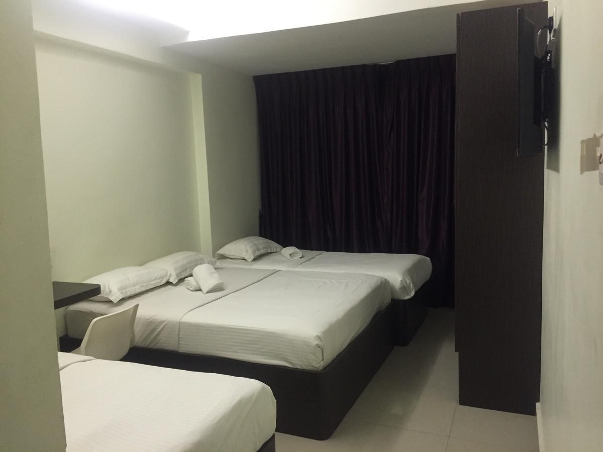 Desa House Hotel Kepong Bagian luar foto