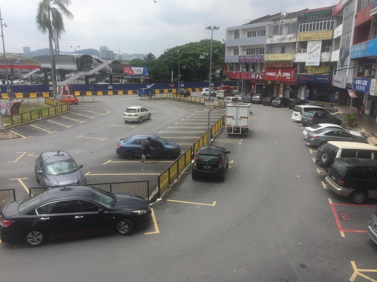 Desa House Hotel Kepong Bagian luar foto