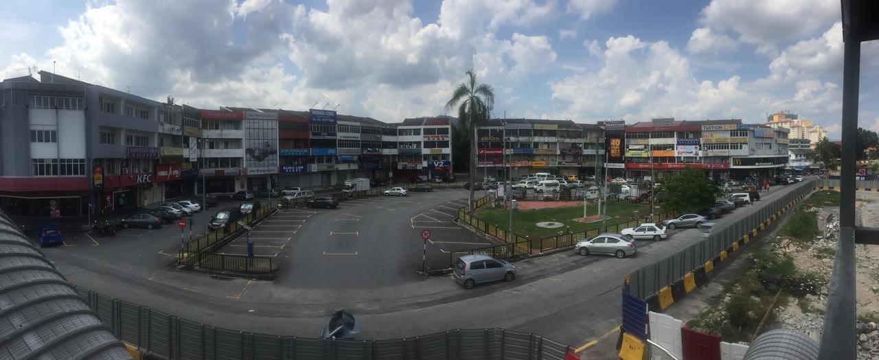 Desa House Hotel Kepong Bagian luar foto