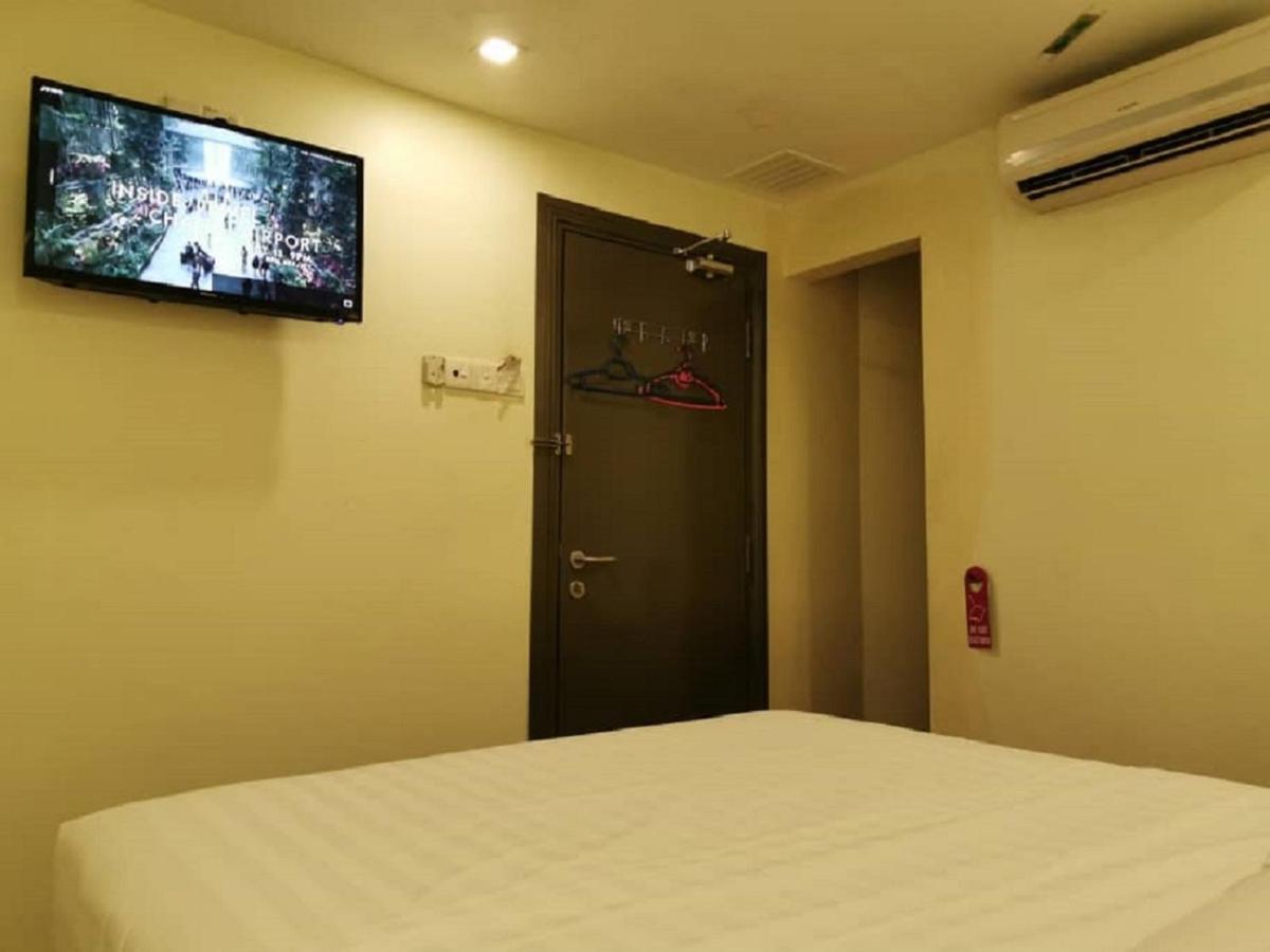 Desa House Hotel Kepong Bagian luar foto